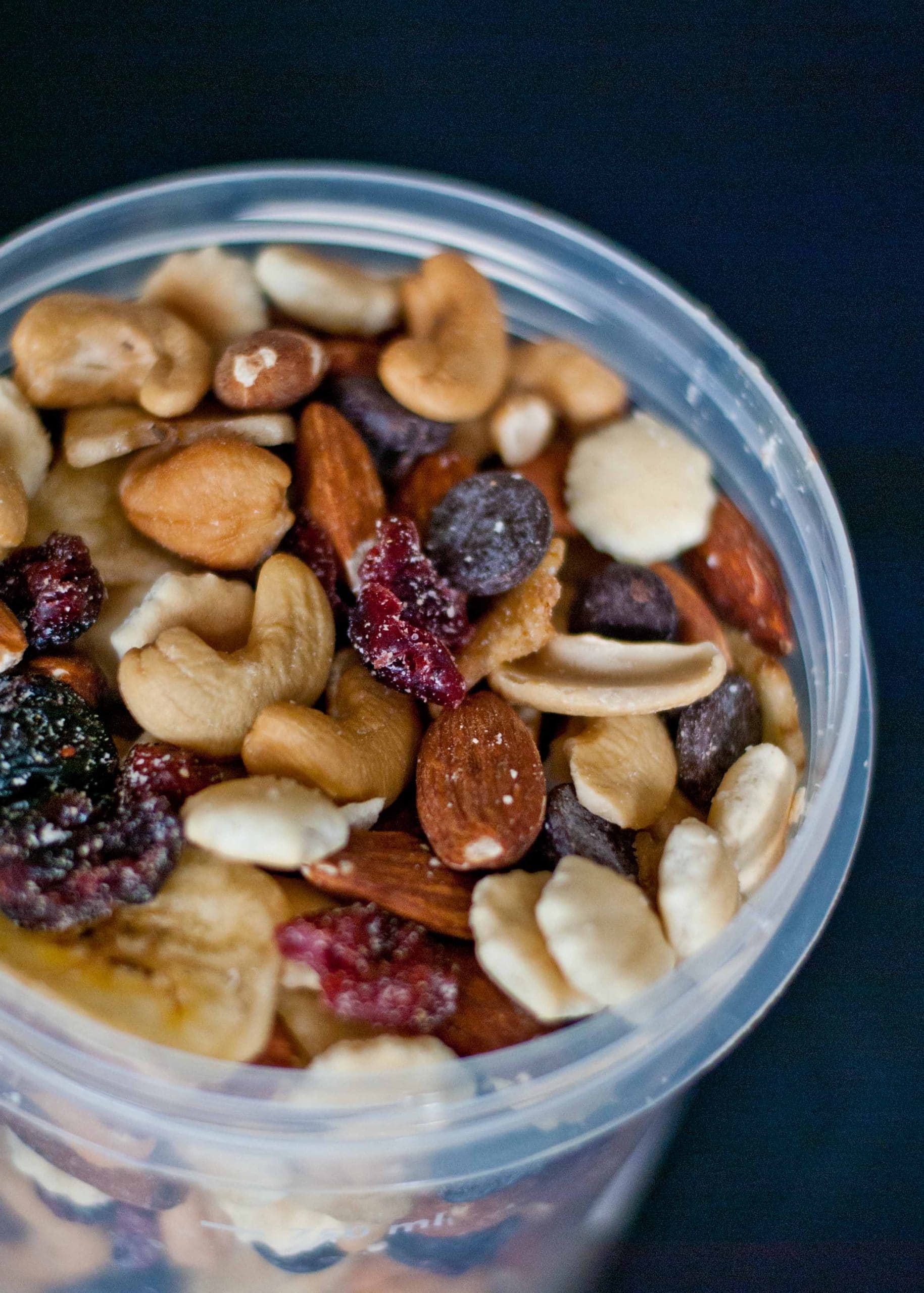 How To Make Healthy Sweet and Salty Trail Mix | Neighborfoodblog.com