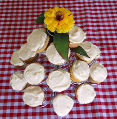 Brown Sugar Cupcakes with Cream Cheese Frosting
