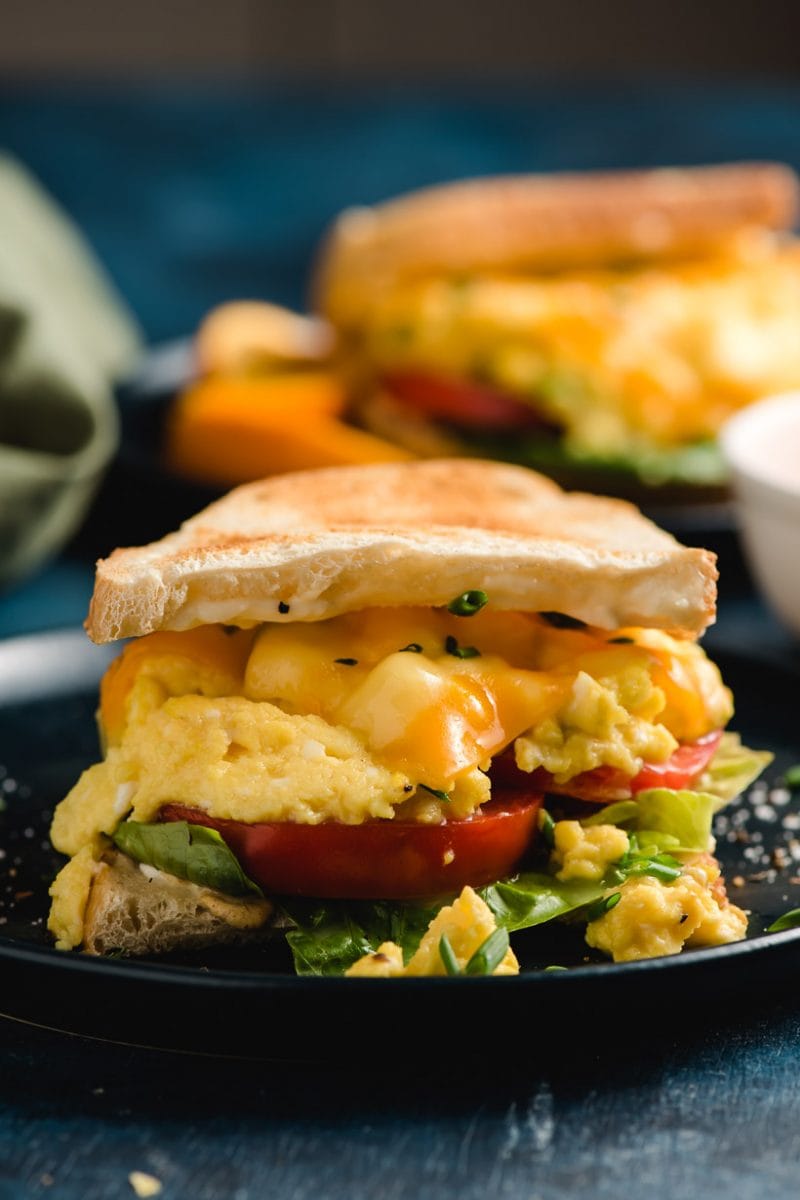 Cheesy Scrambled Egg Sandwich | NeighborFood