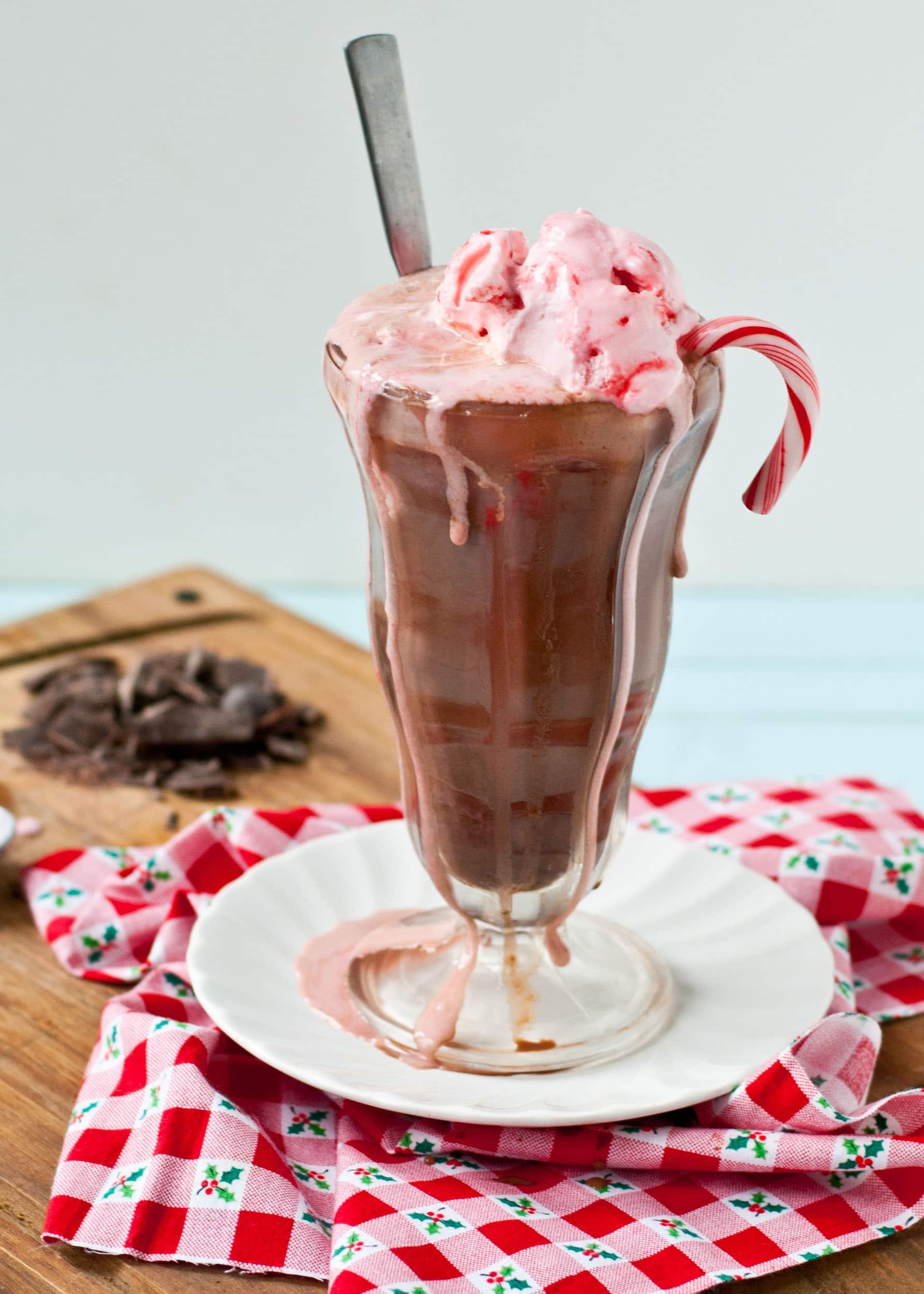 Hot Chocolate Peppermint Ice Cream Floats Neighborfood 4959