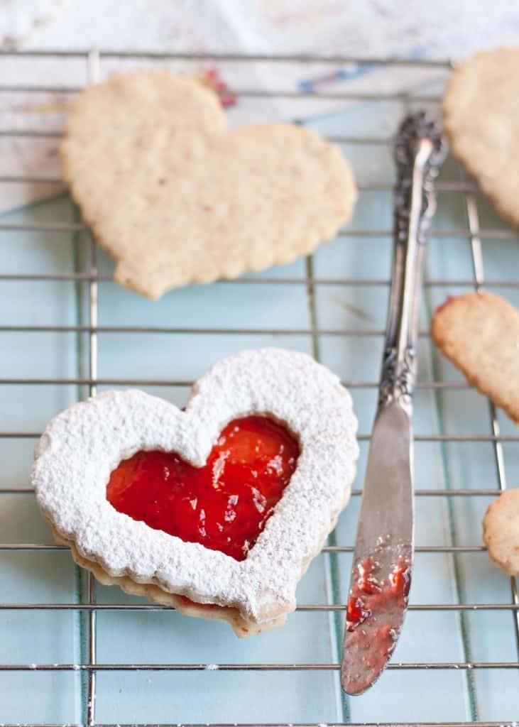 Strawberry Lemonade Linzer Cookies | Neighborfoodblog.com