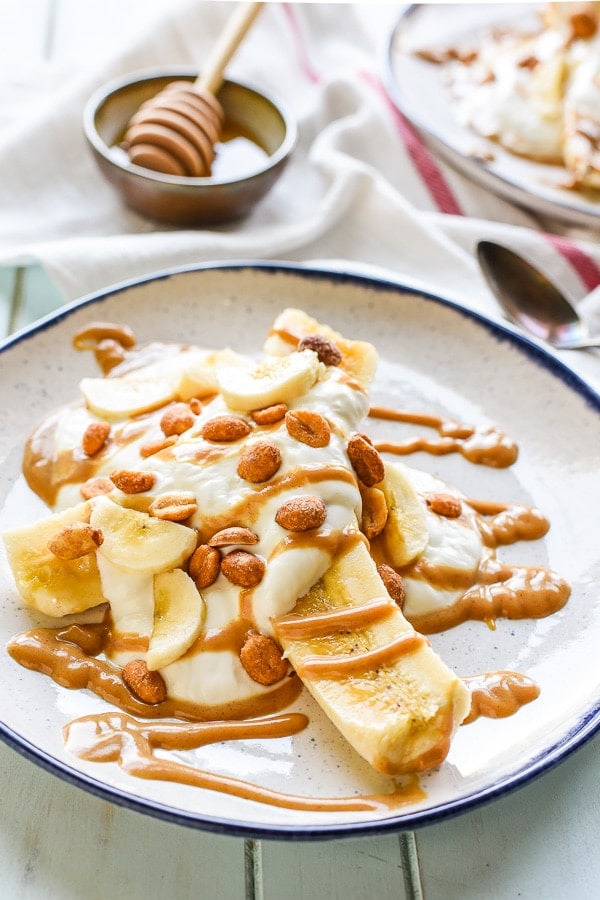 Make these Peanut Butter Breakfast Banana Splits for a healthy and fun breakfast everyone will love.