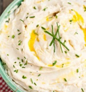 Crock Pot Sour Cream and Chive Mashed Potatoes