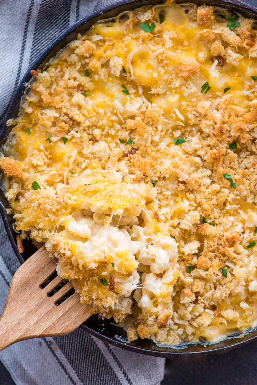 Creamy Baked Mac and Cheese with bread crumb coating