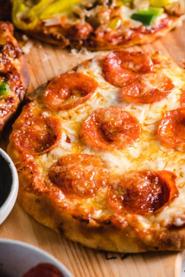 Easy Pita Pizza with pepperoni