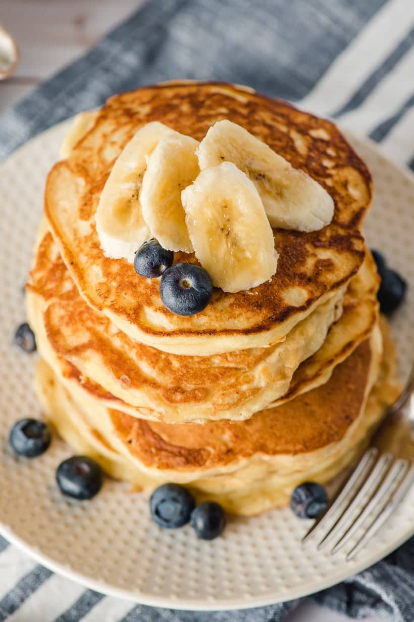 Ricotta pancakes with bananas and blueberries