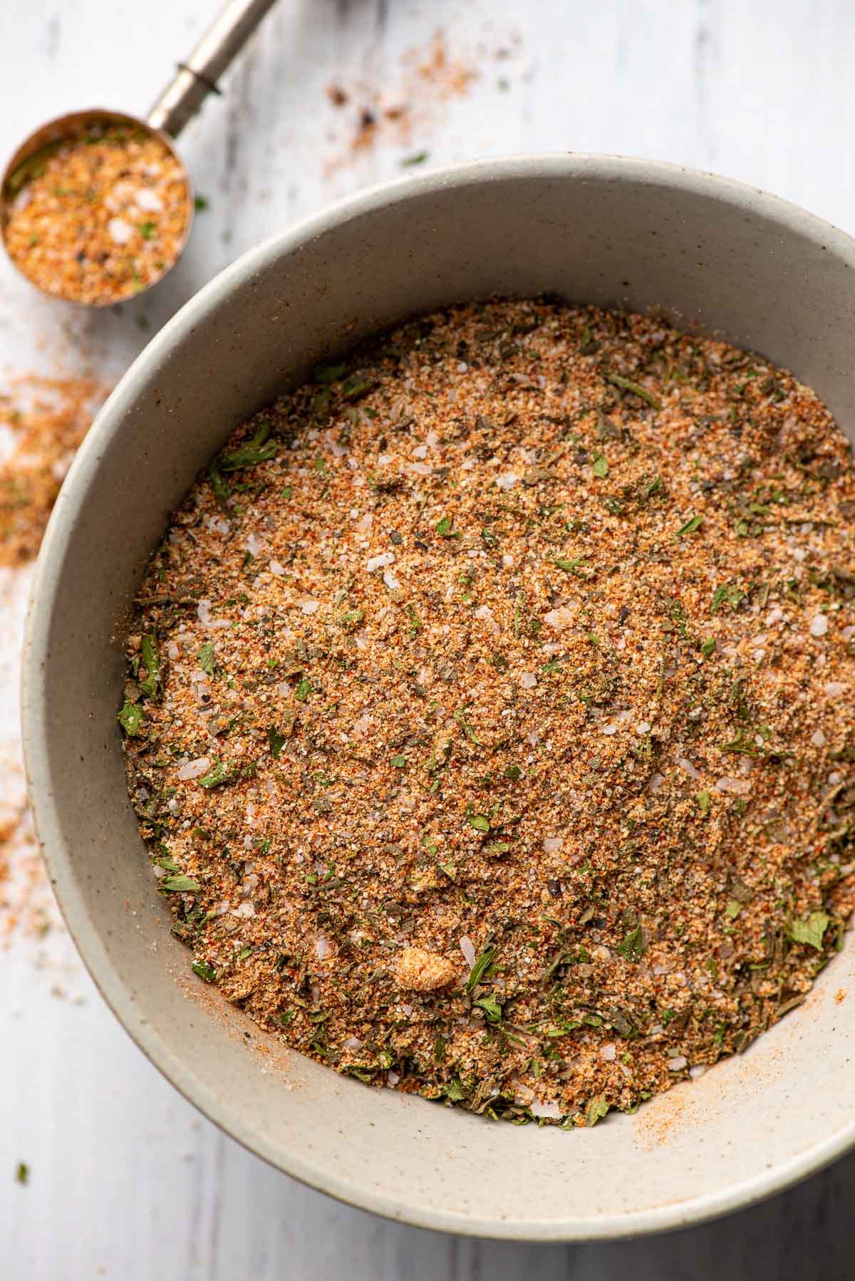 Bowl of chicken seasoning blend.