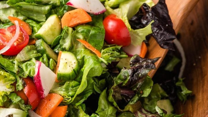 Easy Garden Salad Recipe (Green Salad) - Kylee Cooks