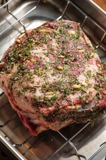 Easy Lamb Roast (Simple Recipe + Video) - NeighborFood