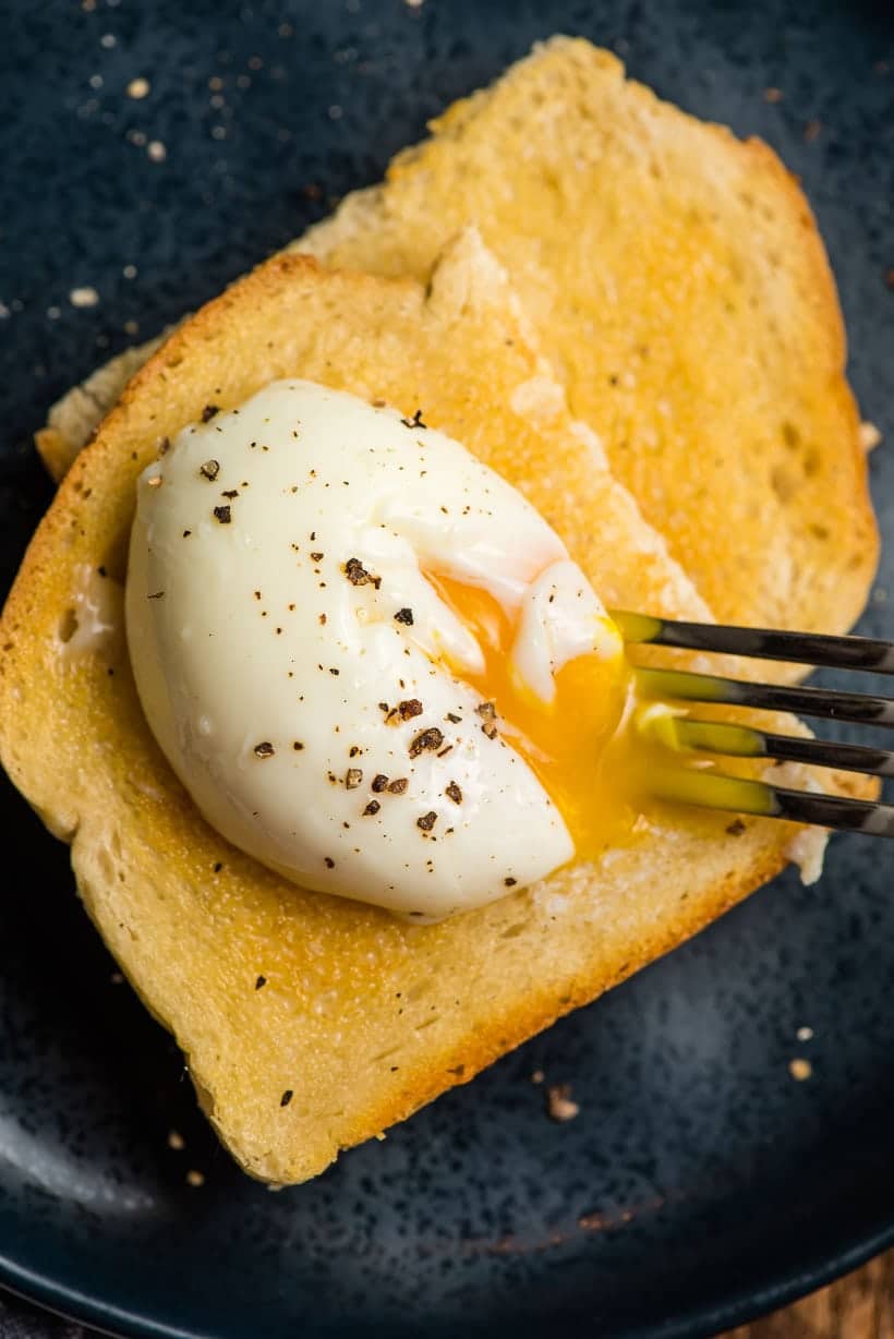 Perfect Poached Eggs - Fit Foodie Finds