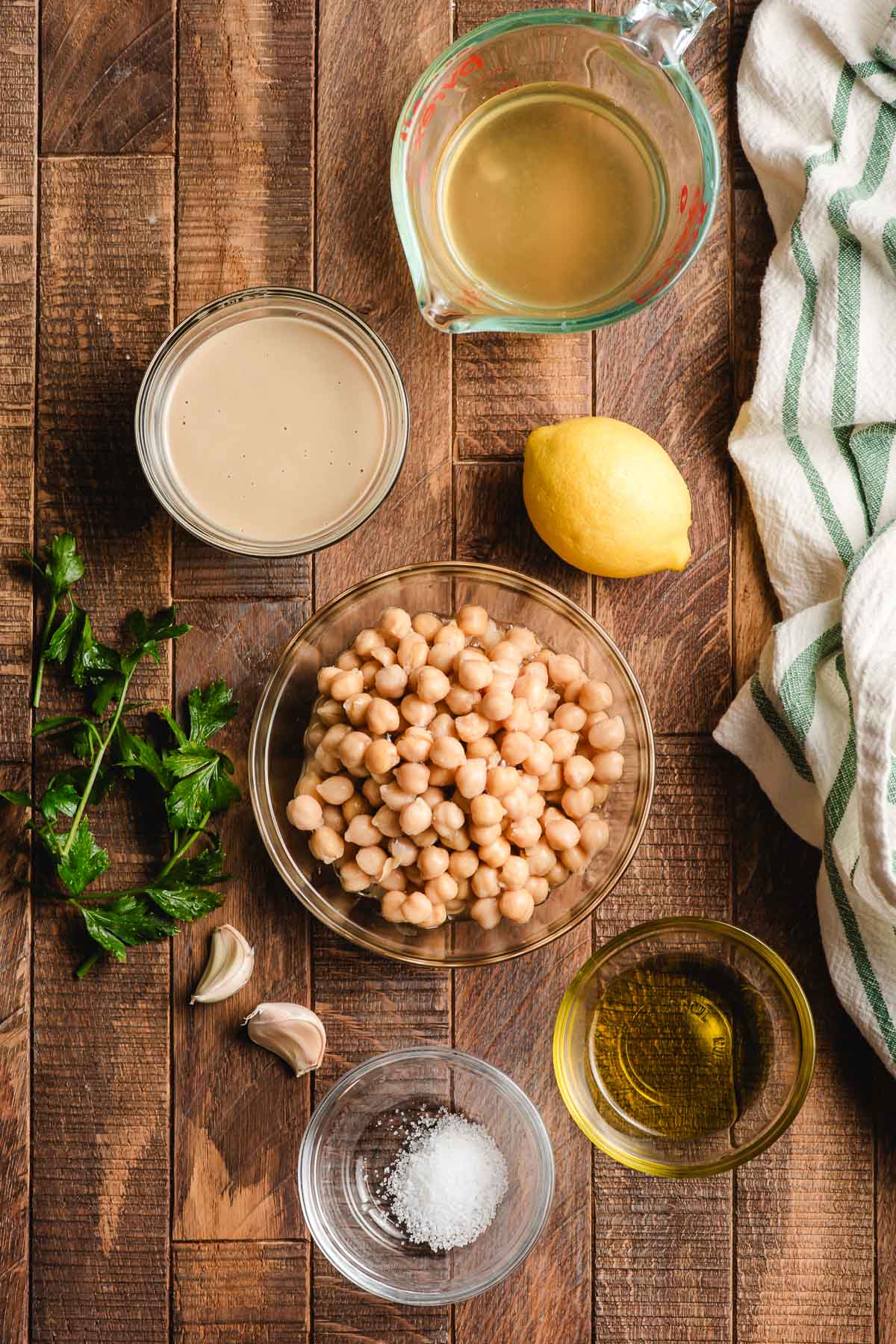 Ingredients for our homemade linty hummus recipe.